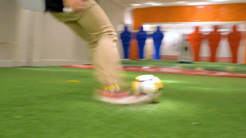 Dettaglio del tiro e della pista Calcio Record